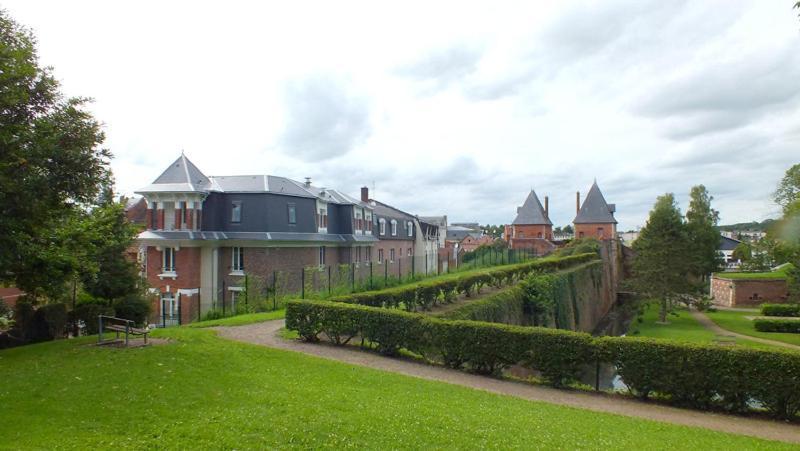 Péronne Auberge Des Remparts מראה חיצוני תמונה